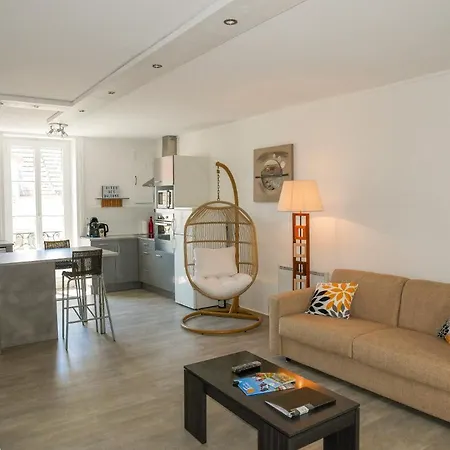 Du Four Banal Apartman *