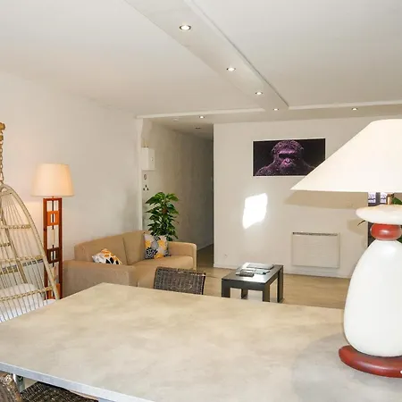 Du Four Banal Apartman